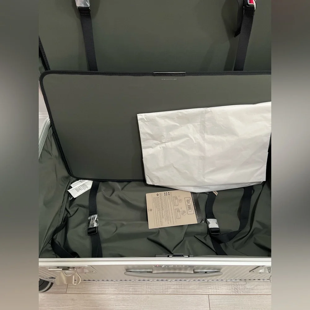 FPM Milano Bank Trunk On Wheels Suitcase 96LT
